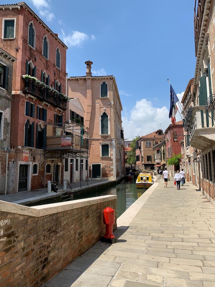 Al Campaniel Bed And Breakfast Venedig Eksteriør billede